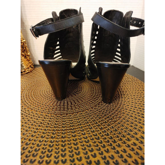 Vince Camuto Leather Heels Size 8.5 - Picture 4 of 6